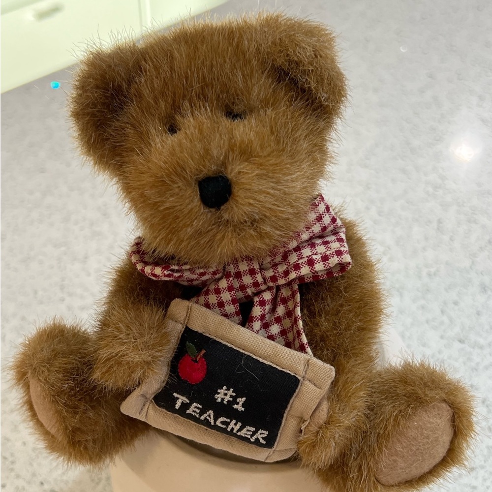 NWT - Miss Bea Wise 8.5 in. Boyds Bear